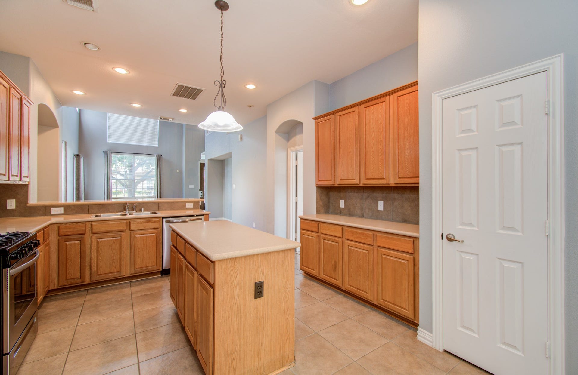 9106 Sunlight Oak Lane, Houston, TX 77070 9106 Sunlight Oak Lane, Houston, TX 77070