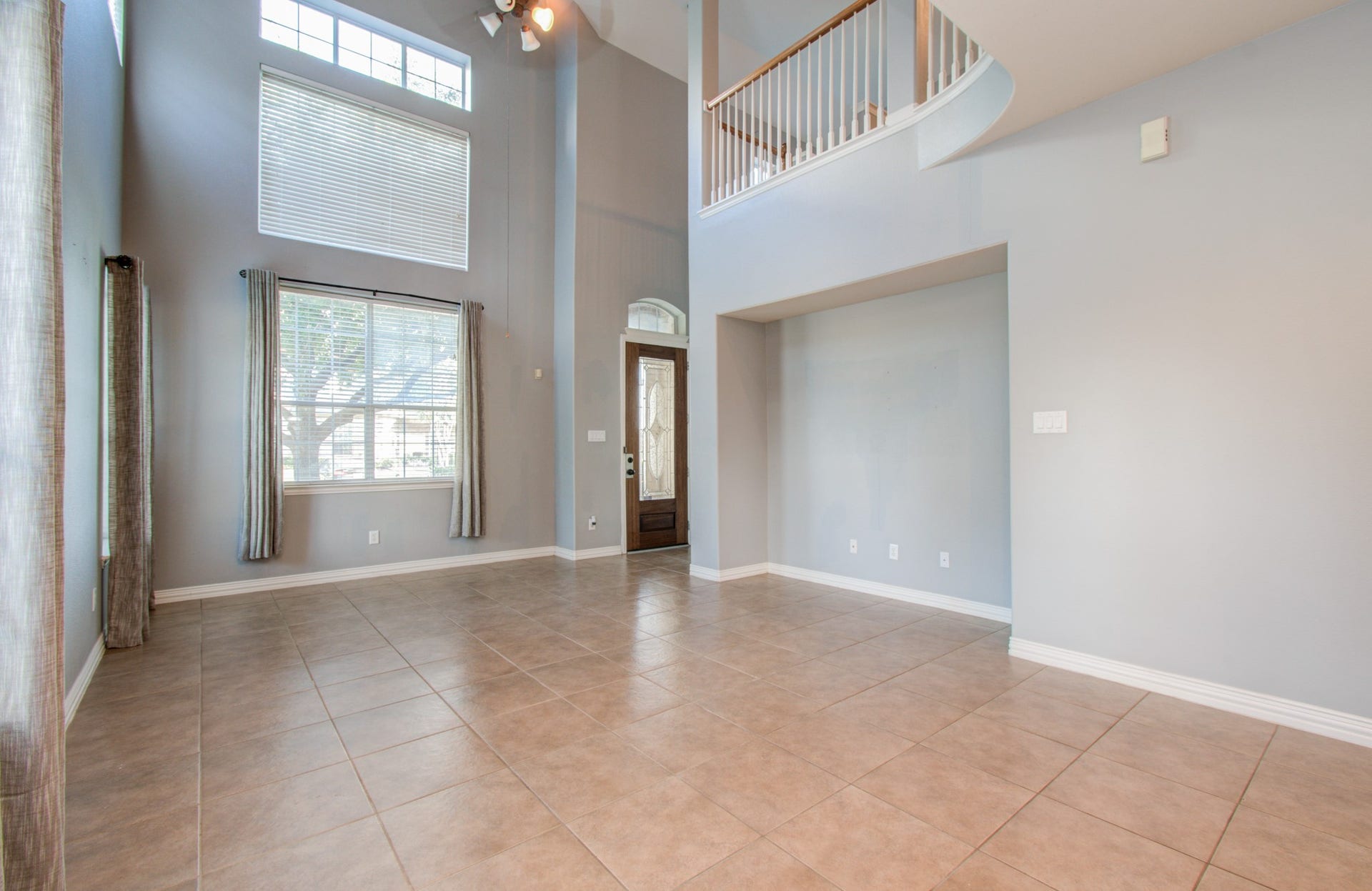 9106 Sunlight Oak Lane, Houston, TX 77070 9106 Sunlight Oak Lane, Houston, TX 77070