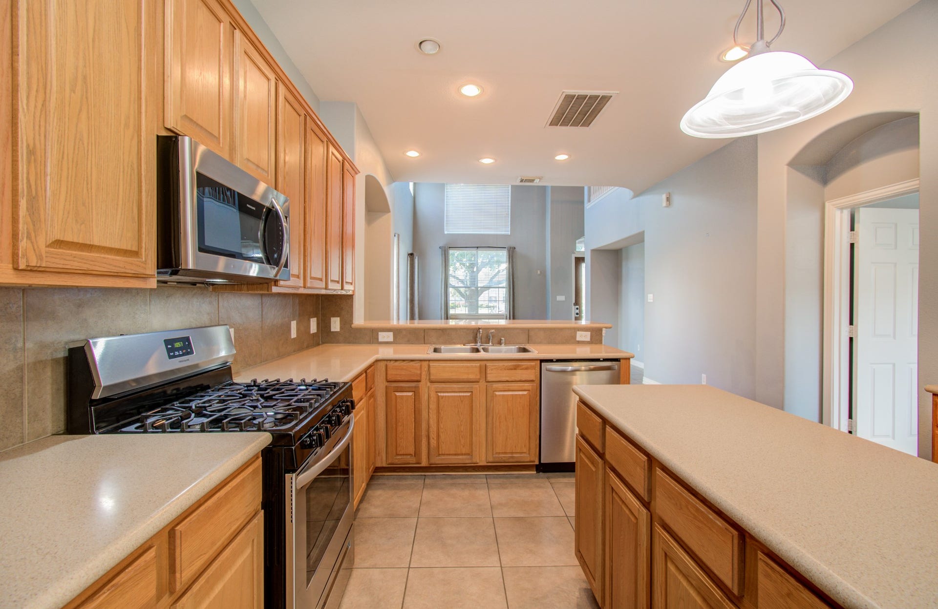 9106 Sunlight Oak Lane, Houston, TX 77070 9106 Sunlight Oak Lane, Houston, TX 77070