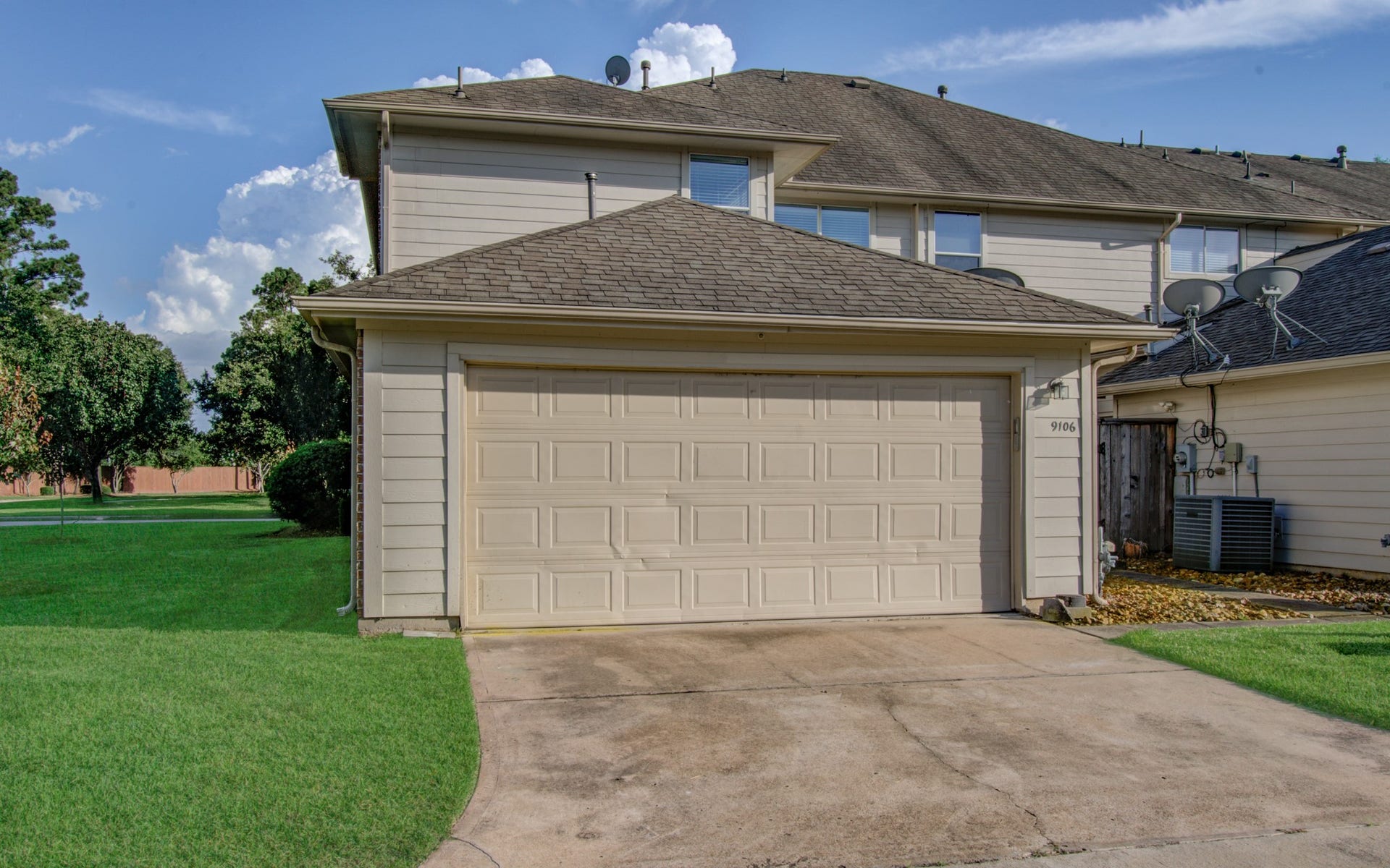 9106 Sunlight Oak Lane, Houston, TX 77070 9106 Sunlight Oak Lane, Houston, TX 77070