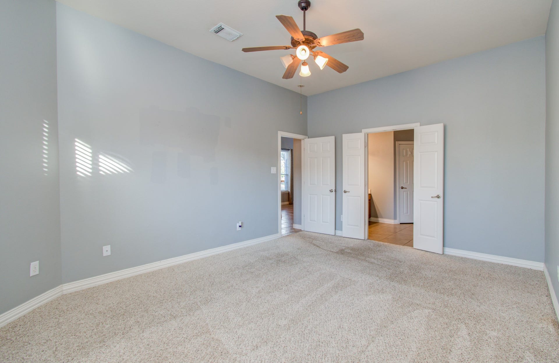 9106 Sunlight Oak Lane, Houston, TX 77070 9106 Sunlight Oak Lane, Houston, TX 77070