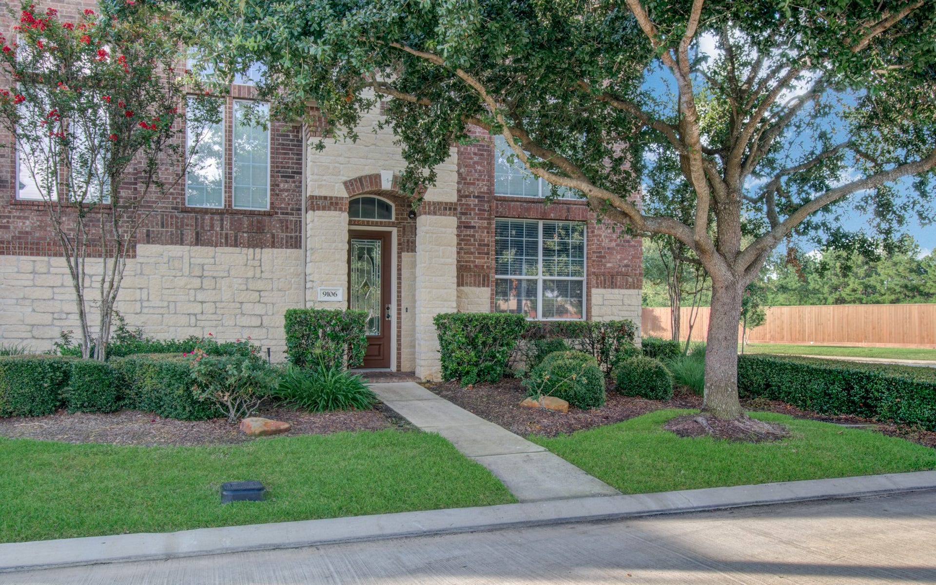 9106 Sunlight Oak Lane, Houston, TX 77070 9106 Sunlight Oak Lane, Houston, TX 77070
