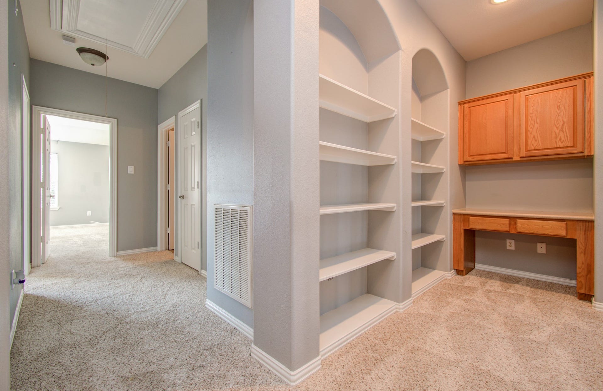 9106 Sunlight Oak Lane, Houston, TX 77070 9106 Sunlight Oak Lane, Houston, TX 77070