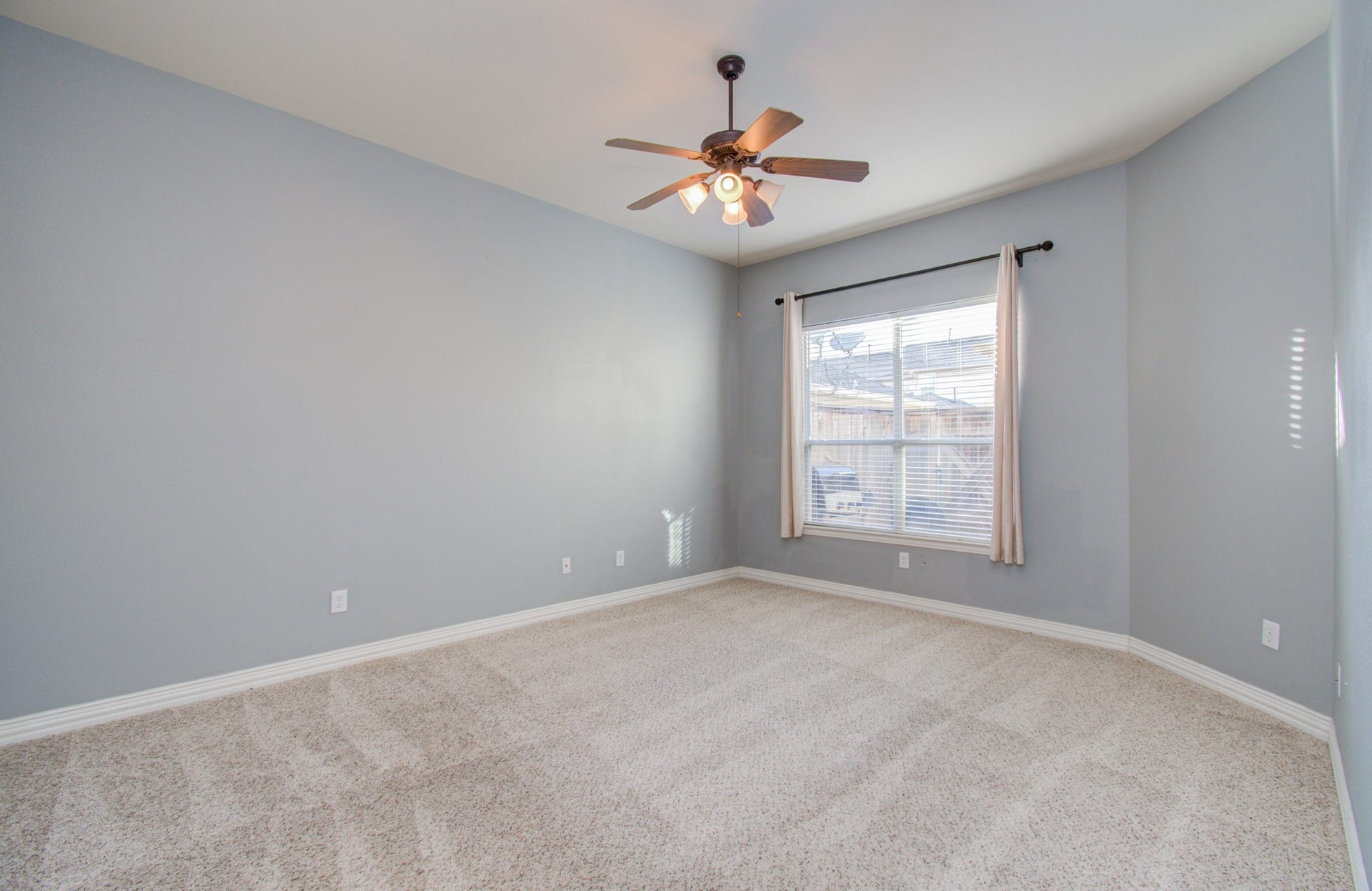 9106 Sunlight Oak Lane, Houston, TX 77070 9106 Sunlight Oak Lane, Houston, TX 77070
