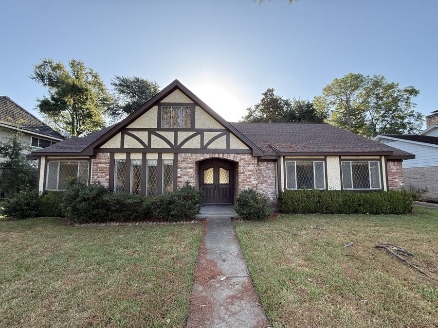 Property photo for 2830 Shadowdale Drive, Houston, TX