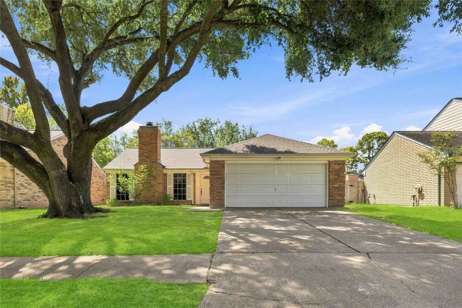 Property photo for 22715 Braken Manor Lane, Katy, TX