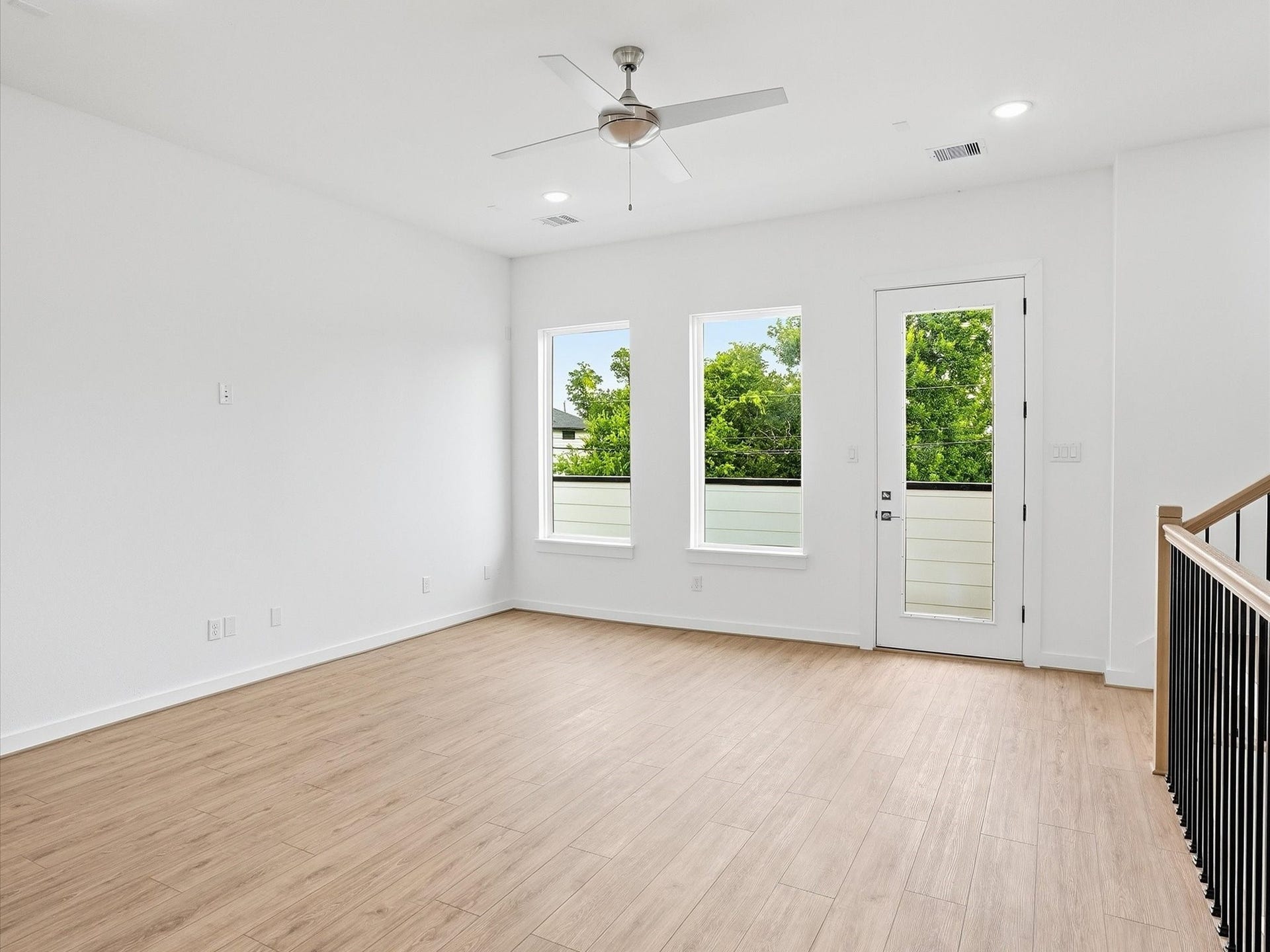 7453 LaSalette Street, Houston, TX 77021 7453 LaSalette Street, Houston, TX 77021