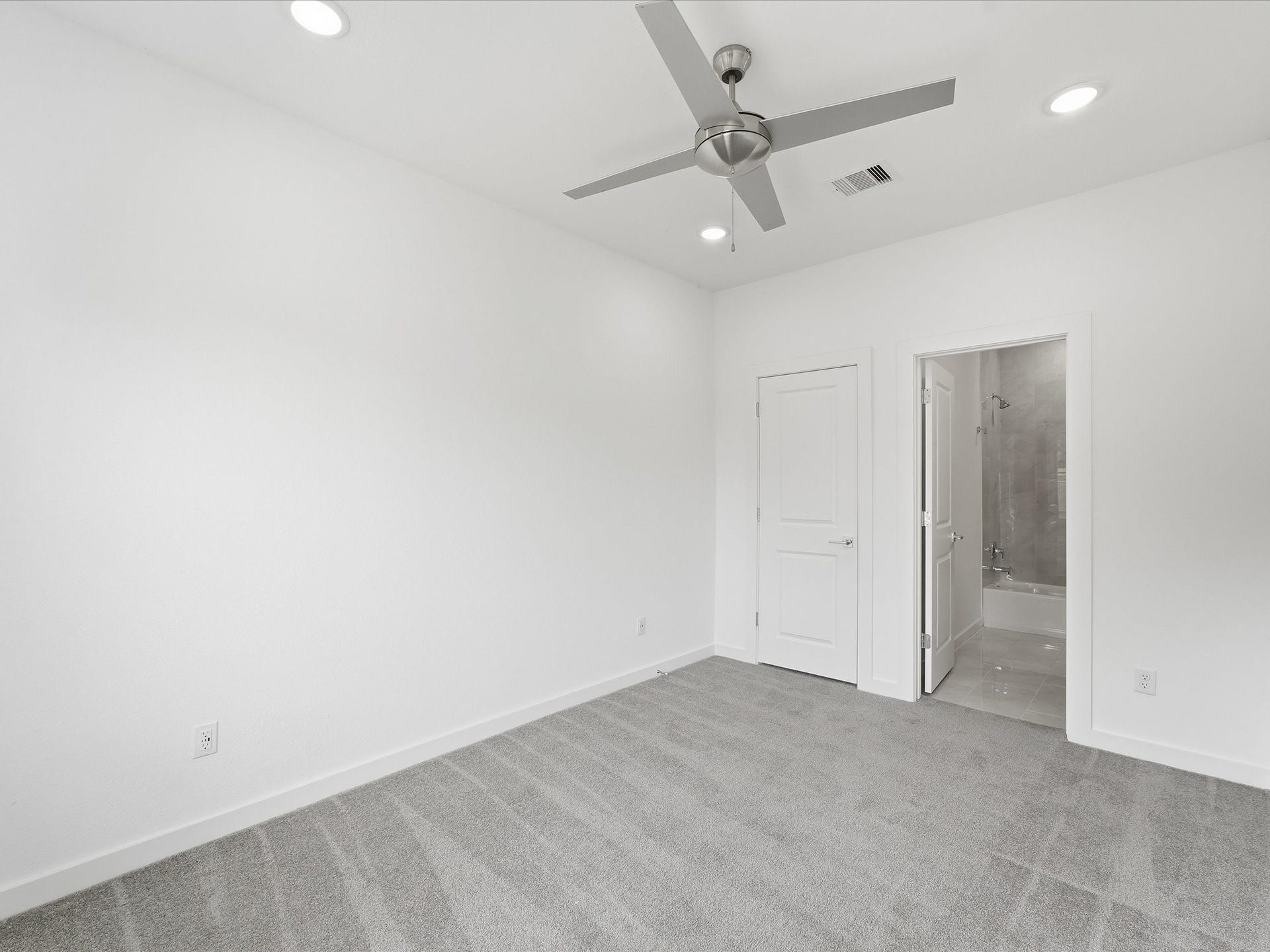 7453 LaSalette Street, Houston, TX 77021 7453 LaSalette Street, Houston, TX 77021