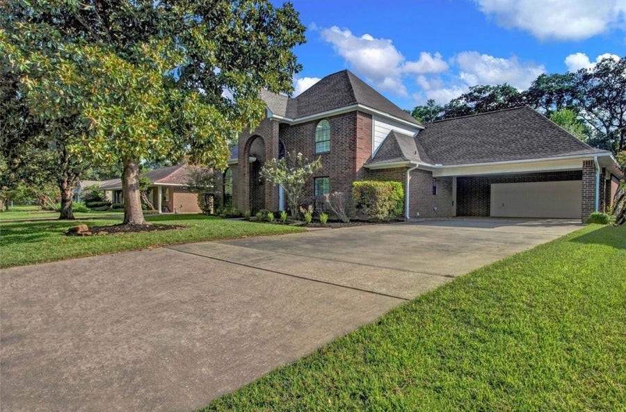 Property photo for 611 N Hickory Street, Tomball, TX