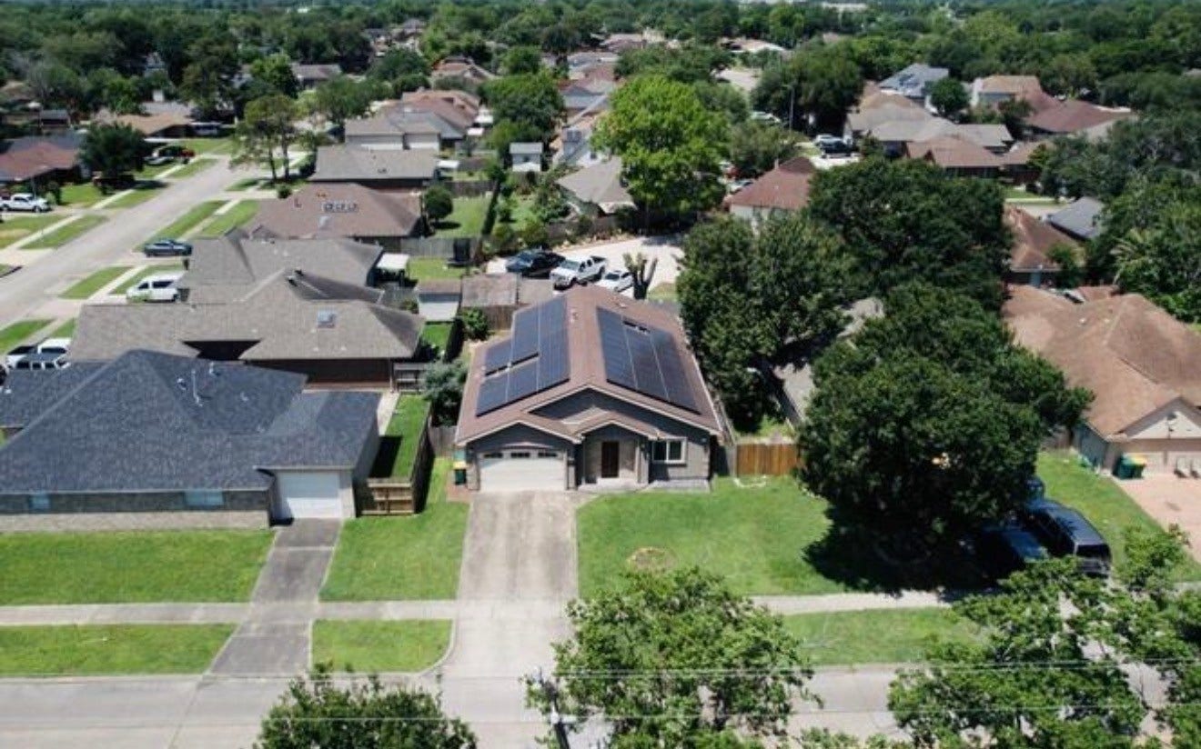 2526 Perez Road, Pasadena, TX 77502 solar panels