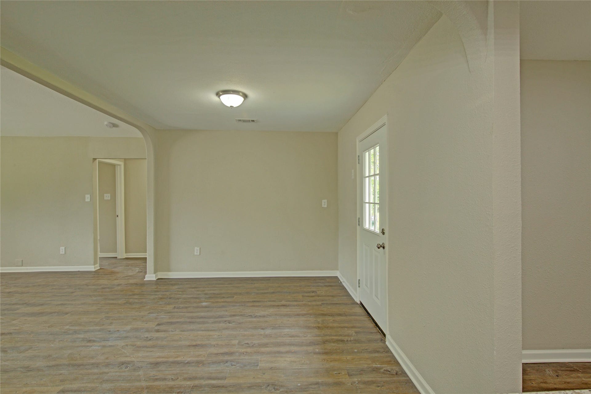 5406 Bataan Road, Houston, TX 77033 Front entry
