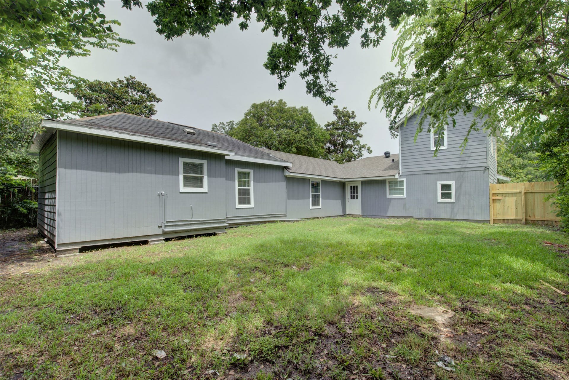 5406 Bataan Road, Houston, TX 77033 5406 Bataan Road, Houston, TX 77033