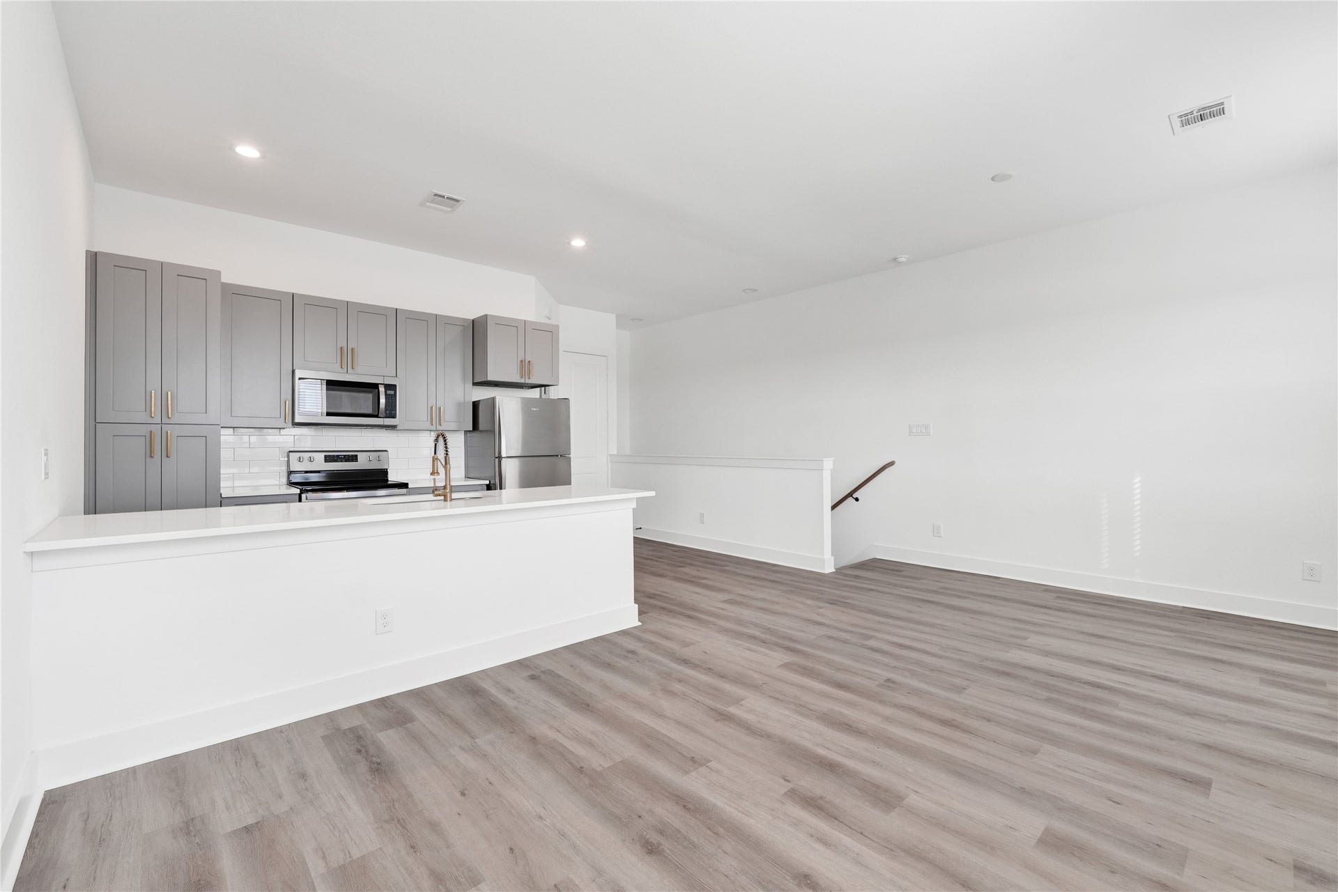4602 Indie Heights Lane, #A-B, Houston, TX 77018 Photos are representation of a similar property in another location by the same builder.