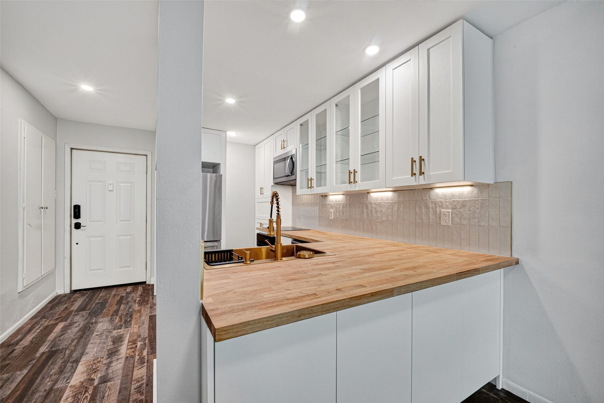 3131 Southwest Freeway, #A12, Houston, TX 77098 3131 Southwest Freeway, #A12, Houston, TX 77098