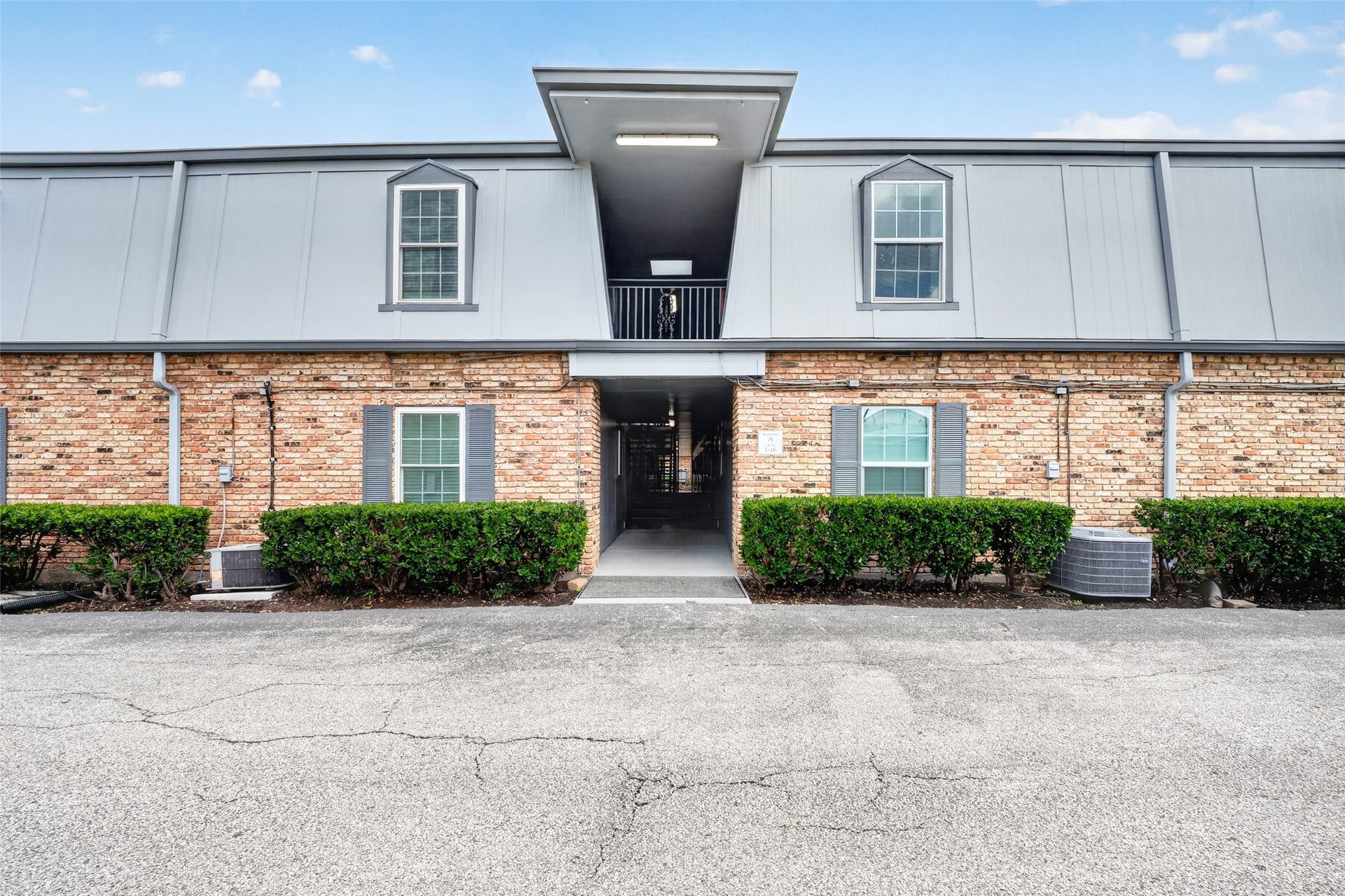 3131 Southwest Freeway, #A12, Houston, TX 77098 3131 Southwest Freeway, #A12, Houston, TX 77098