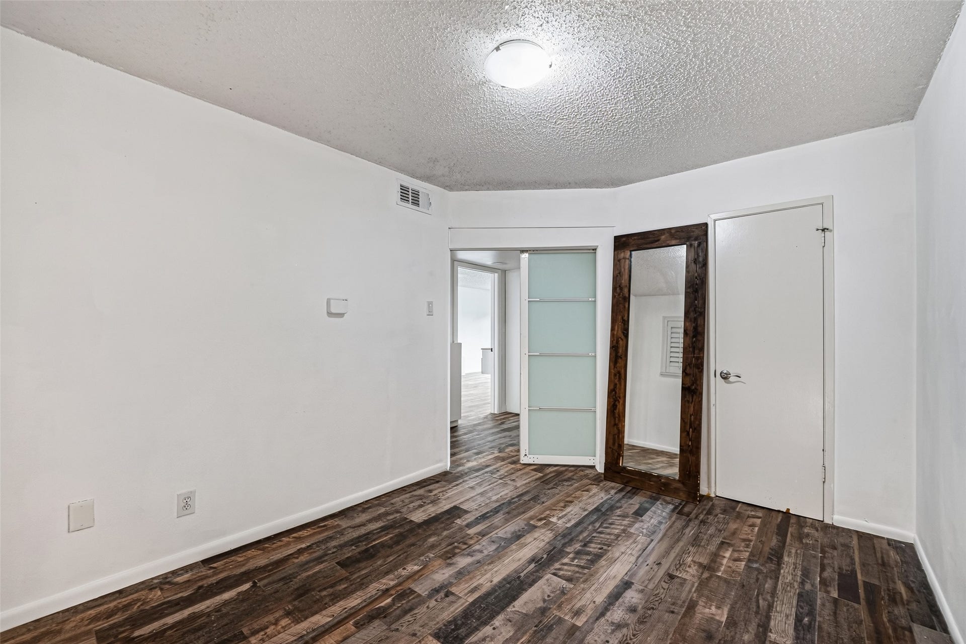 3131 Southwest Freeway, #A12, Houston, TX 77098 3131 Southwest Freeway, #A12, Houston, TX 77098