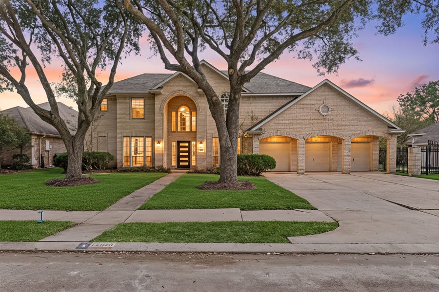 Property photo for 14910 Lake Woodbridge Court, Sugar Land, TX