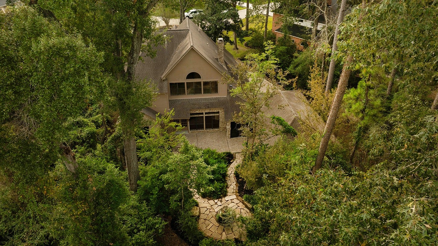 27 Firefall Court, The Woodlands, TX 77380 27 Firefall Court, The Woodlands, TX 77380