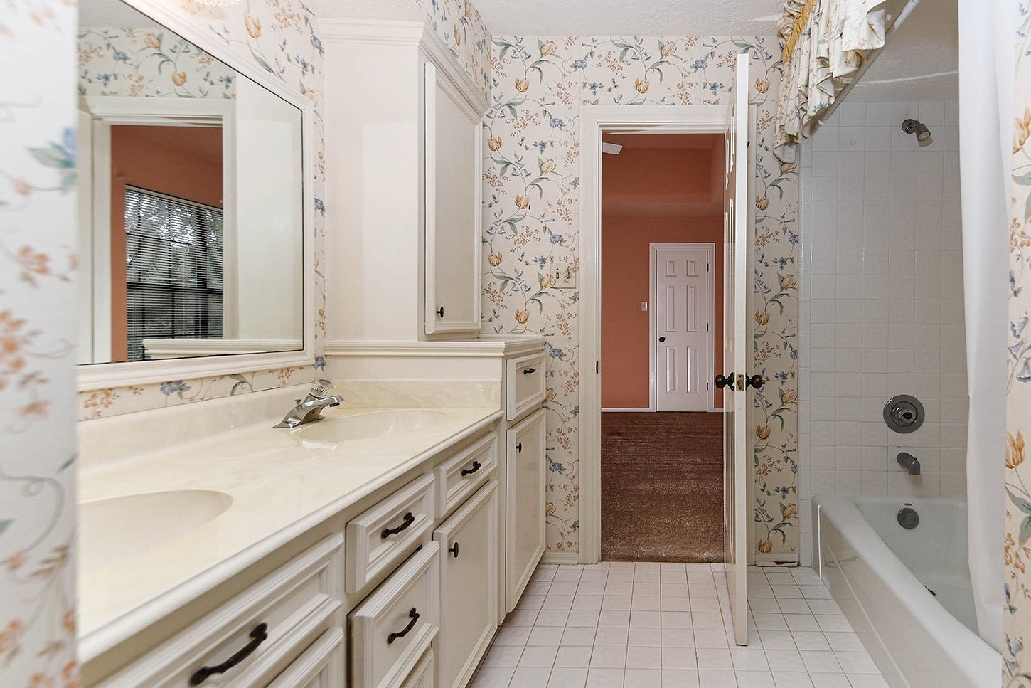 27 Firefall Court, The Woodlands, TX 77380 27 Firefall Court, The Woodlands, TX 77380