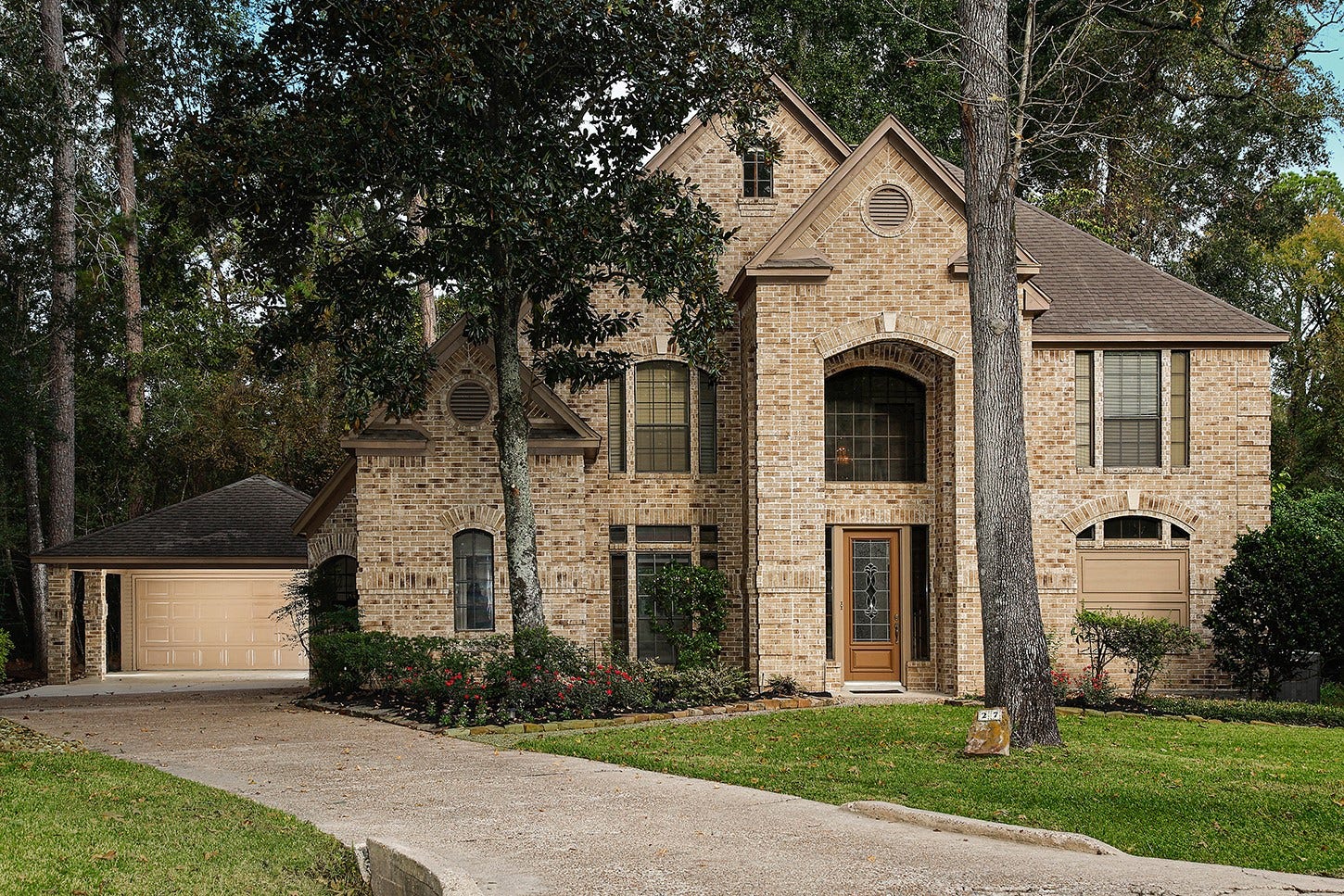 27 Firefall Court, The Woodlands, TX 77380 27 Firefall Court, The Woodlands, TX 77380