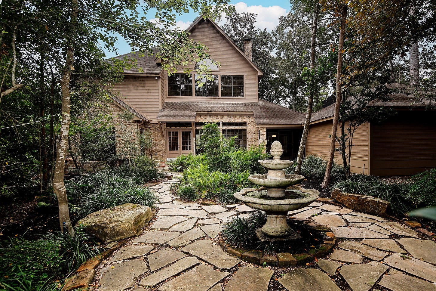 27 Firefall Court, The Woodlands, TX 77380 27 Firefall Court, The Woodlands, TX 77380