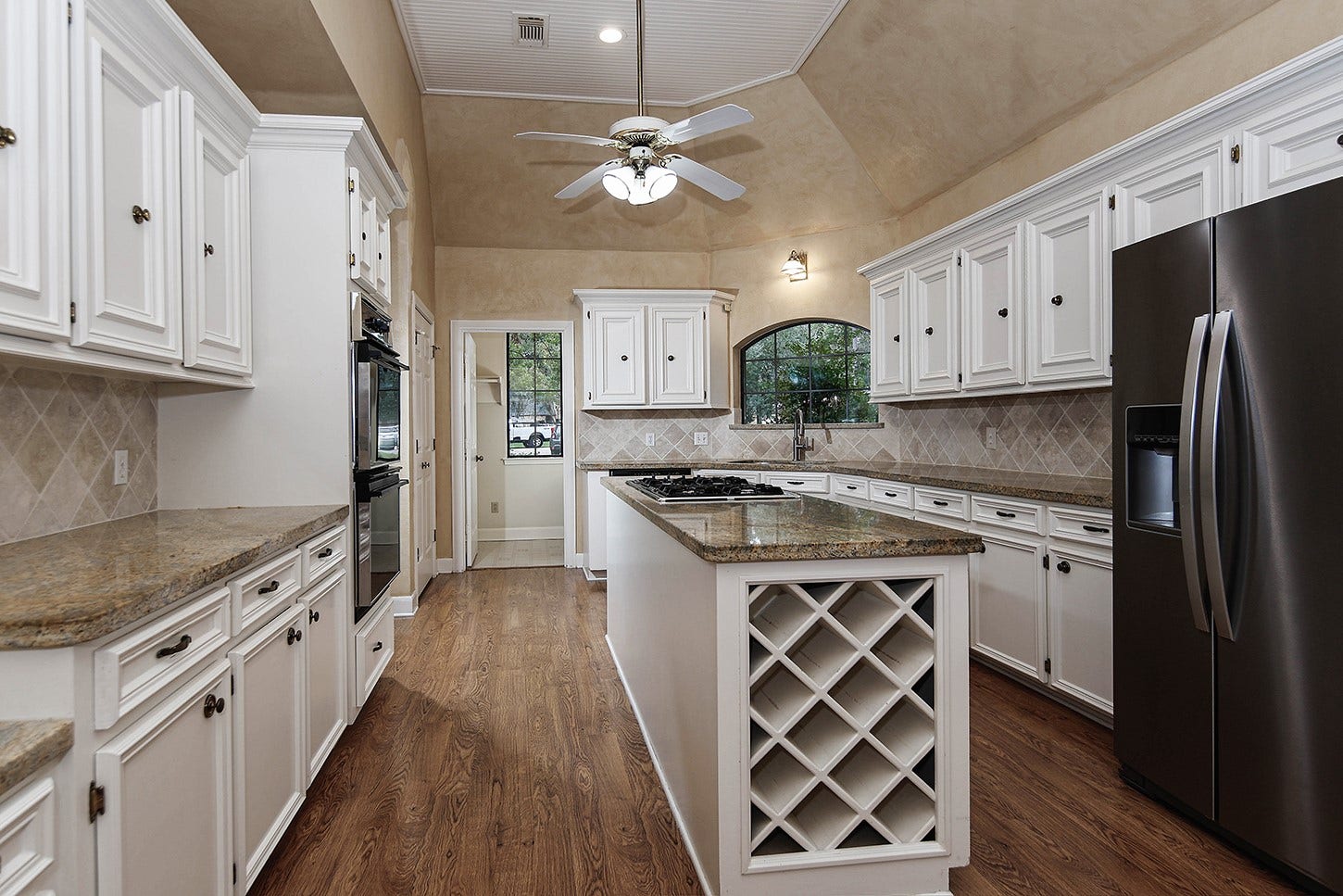 27 Firefall Court, The Woodlands, TX 77380 27 Firefall Court, The Woodlands, TX 77380