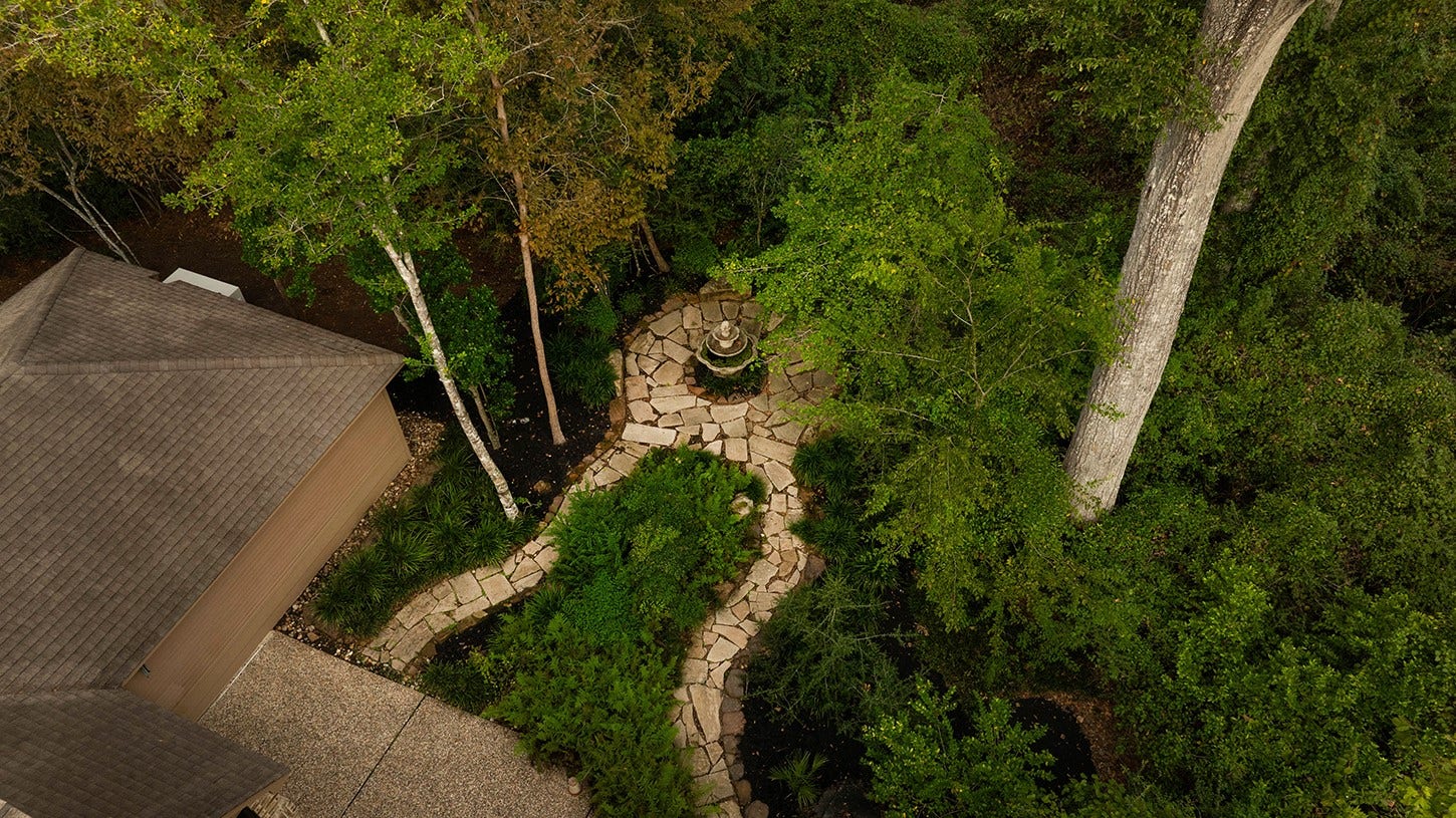 27 Firefall Court, The Woodlands, TX 77380 27 Firefall Court, The Woodlands, TX 77380