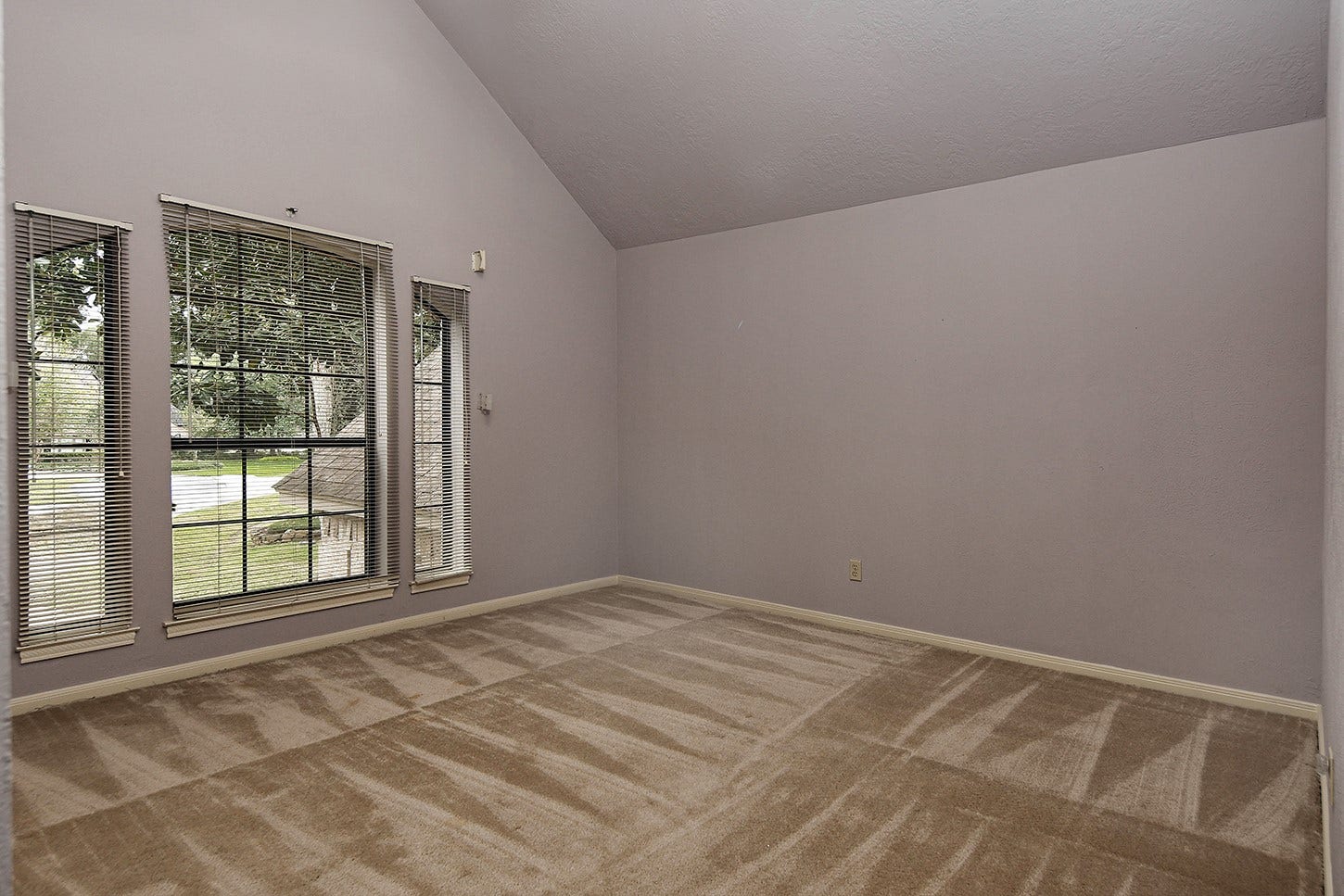 27 Firefall Court, The Woodlands, TX 77380 27 Firefall Court, The Woodlands, TX 77380