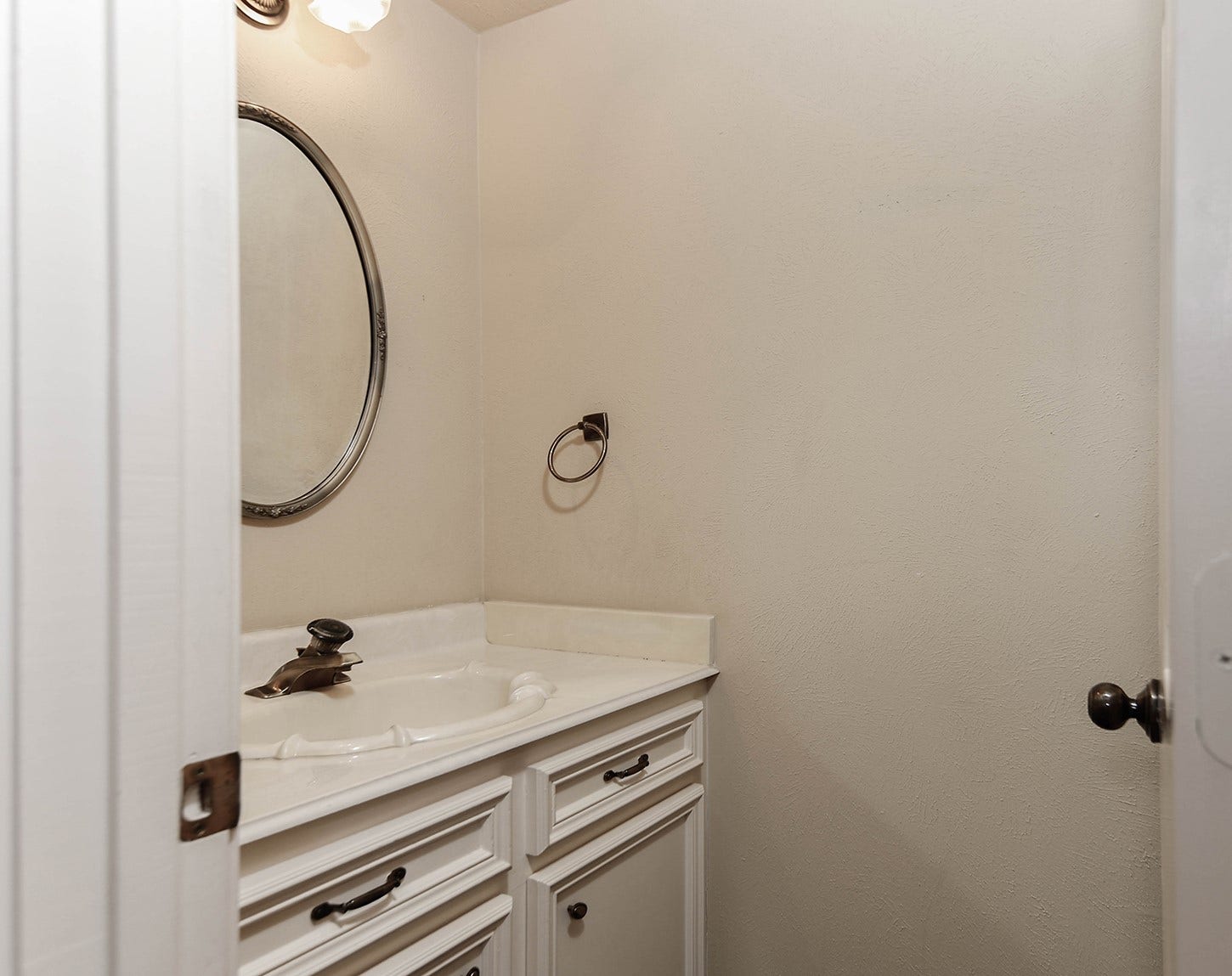 27 Firefall Court, The Woodlands, TX 77380 27 Firefall Court, The Woodlands, TX 77380