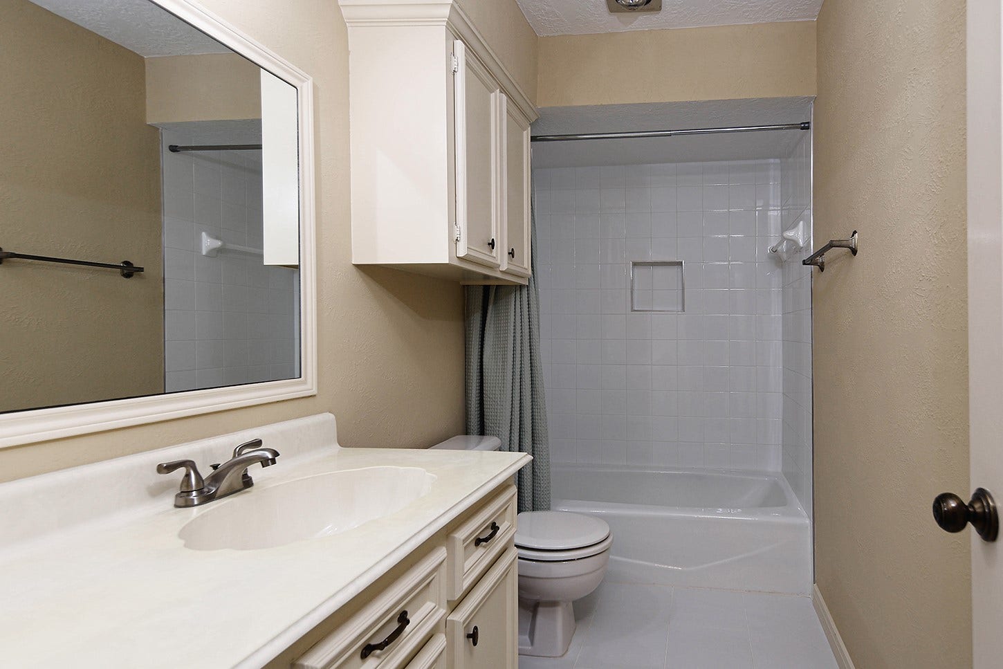 27 Firefall Court, The Woodlands, TX 77380 27 Firefall Court, The Woodlands, TX 77380
