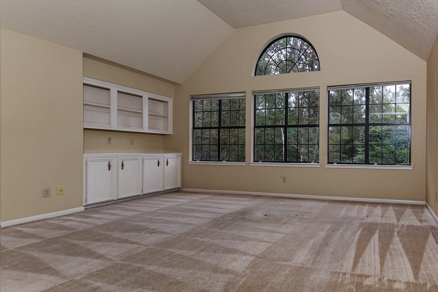 27 Firefall Court, The Woodlands, TX 77380 27 Firefall Court, The Woodlands, TX 77380