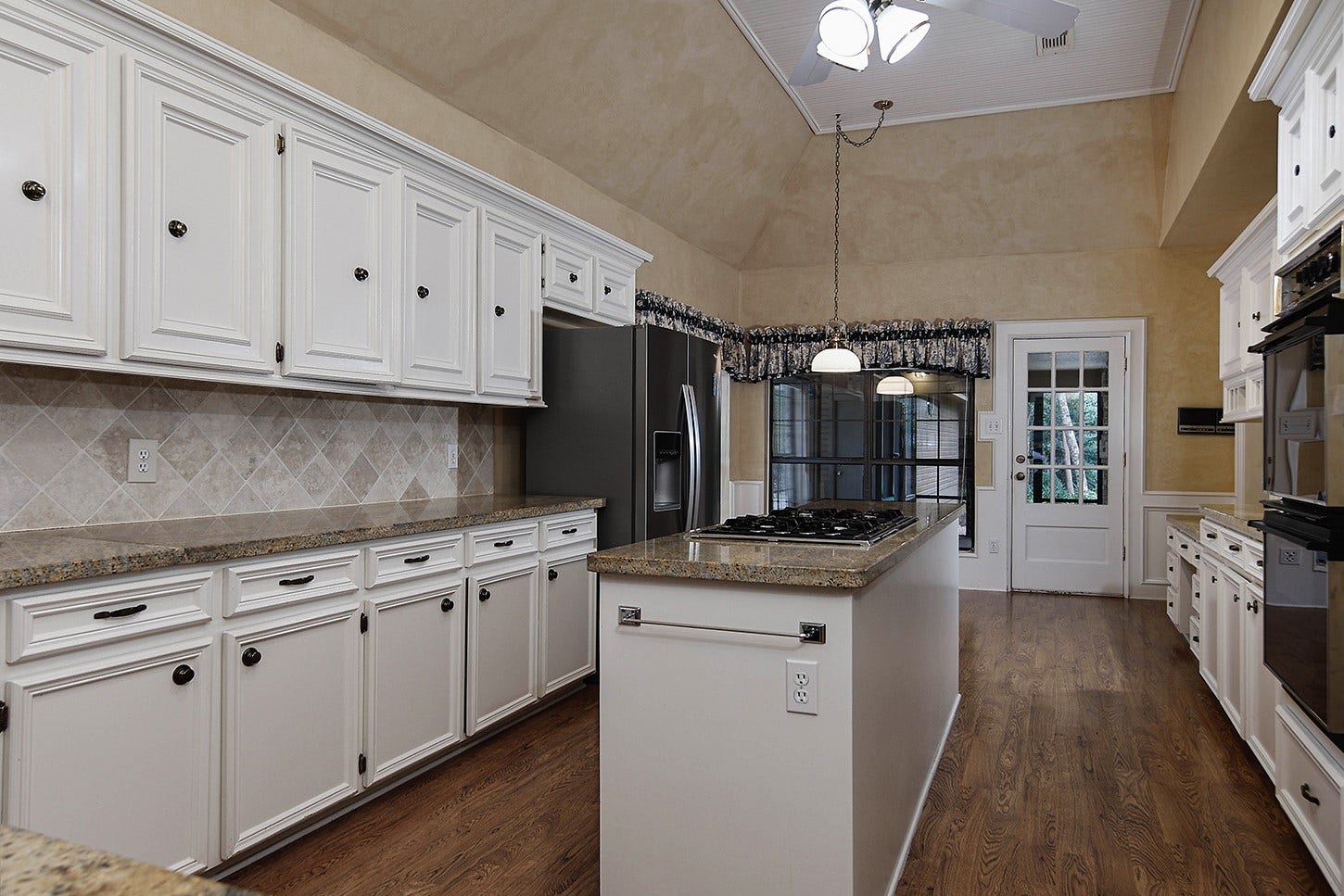 27 Firefall Court, The Woodlands, TX 77380 27 Firefall Court, The Woodlands, TX 77380