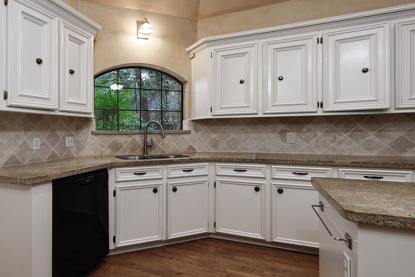 27 Firefall Court, The Woodlands, TX 77380 27 Firefall Court, The Woodlands, TX 77380