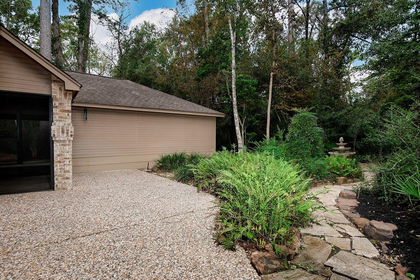 27 Firefall Court, The Woodlands, TX 77380 27 Firefall Court, The Woodlands, TX 77380