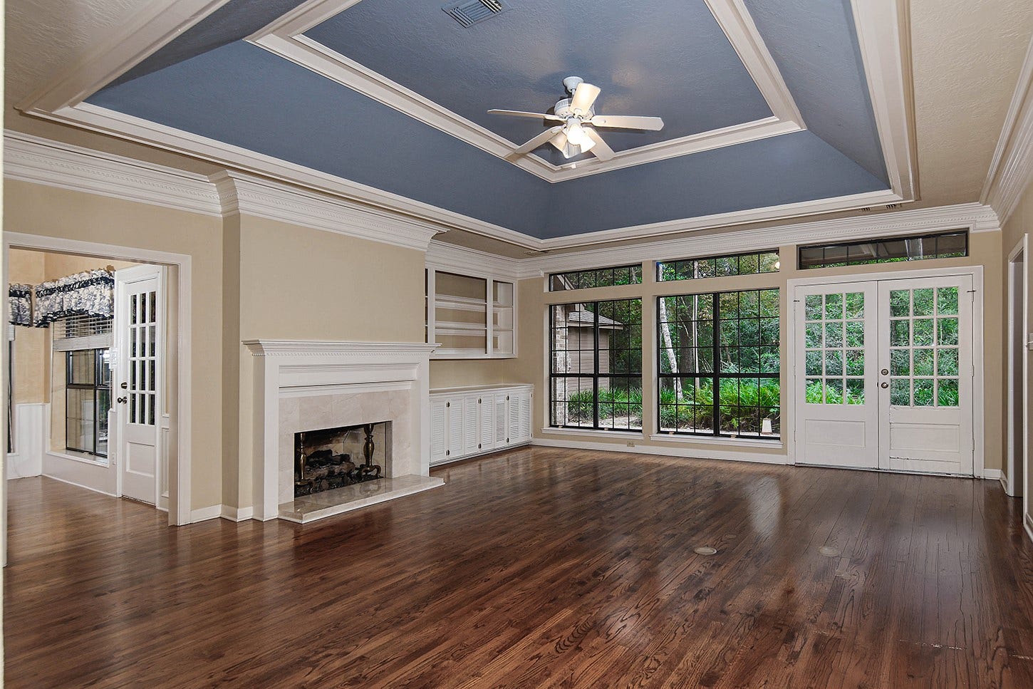 27 Firefall Court, The Woodlands, TX 77380 27 Firefall Court, The Woodlands, TX 77380