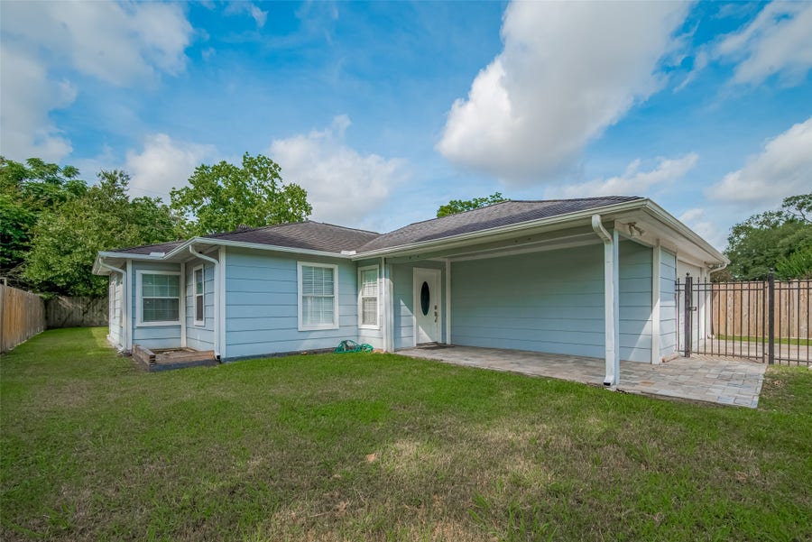 Property photo for 3930 Daphne Street, Houston, TX