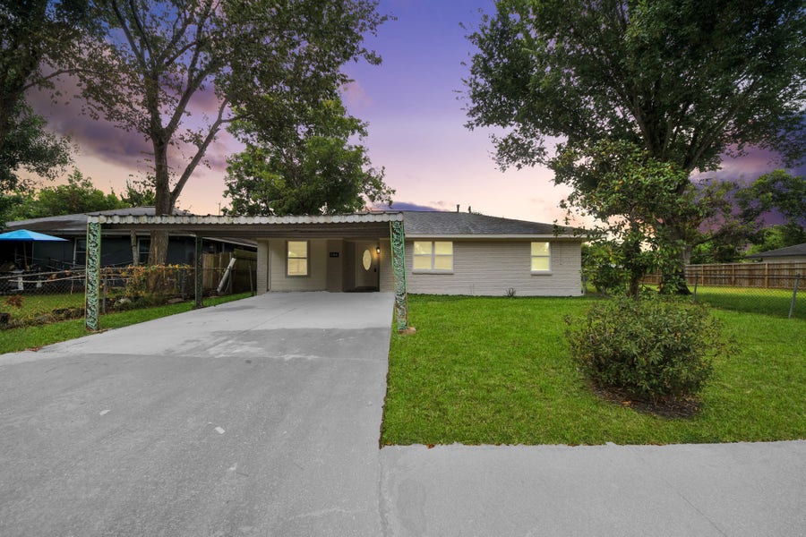 Property photo for 3106 Sunnydale Drive, Houston, TX