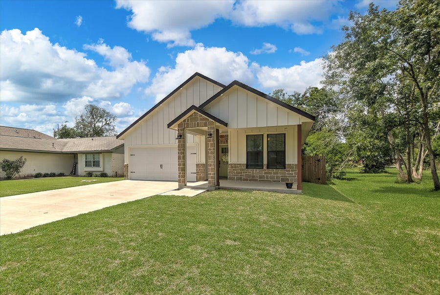Property photo for 502 S Carroll Street, La Porte, TX