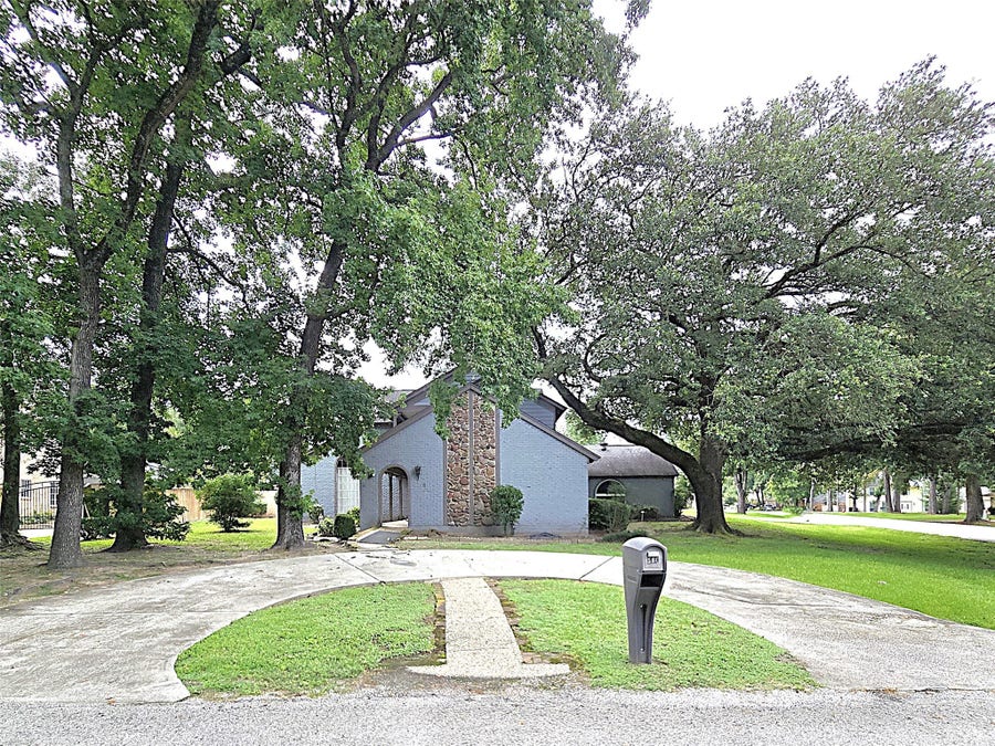 Property photo for 560 Brandon Road, Conroe, TX