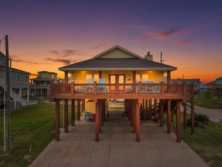 Property photo for 2910 Shady Lane, Crystal Beach, TX