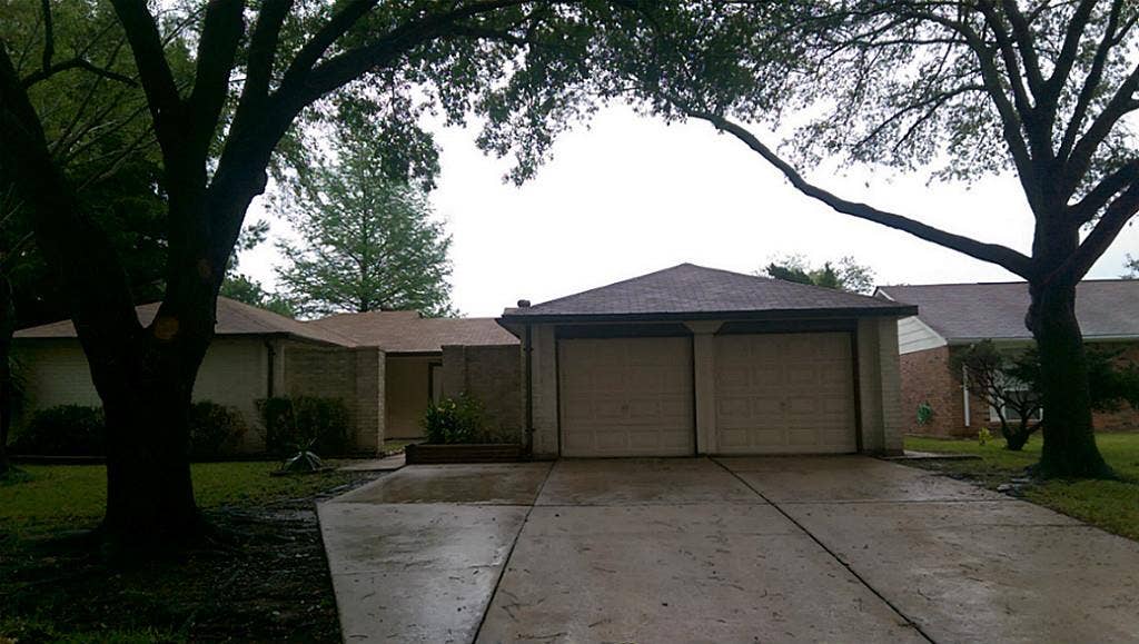2107 Heritage Colony Drive, Friendswood, TX 77546 2107 Heritage Colony Drive, Friendswood, TX 77546