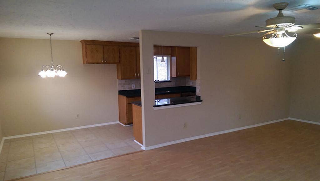 2107 Heritage Colony Drive, Friendswood, TX 77546 2107 Heritage Colony Drive, Friendswood, TX 77546