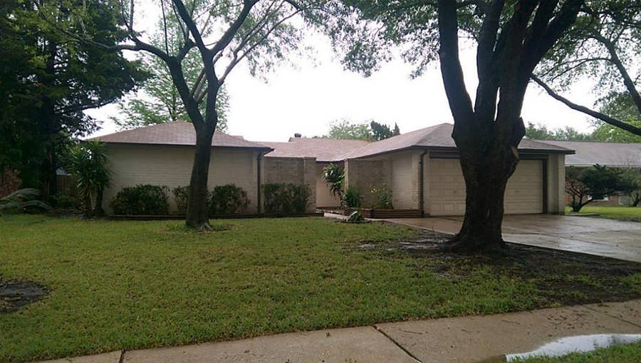 Property photo for 2107 Heritage Colony Drive, Friendswood, TX