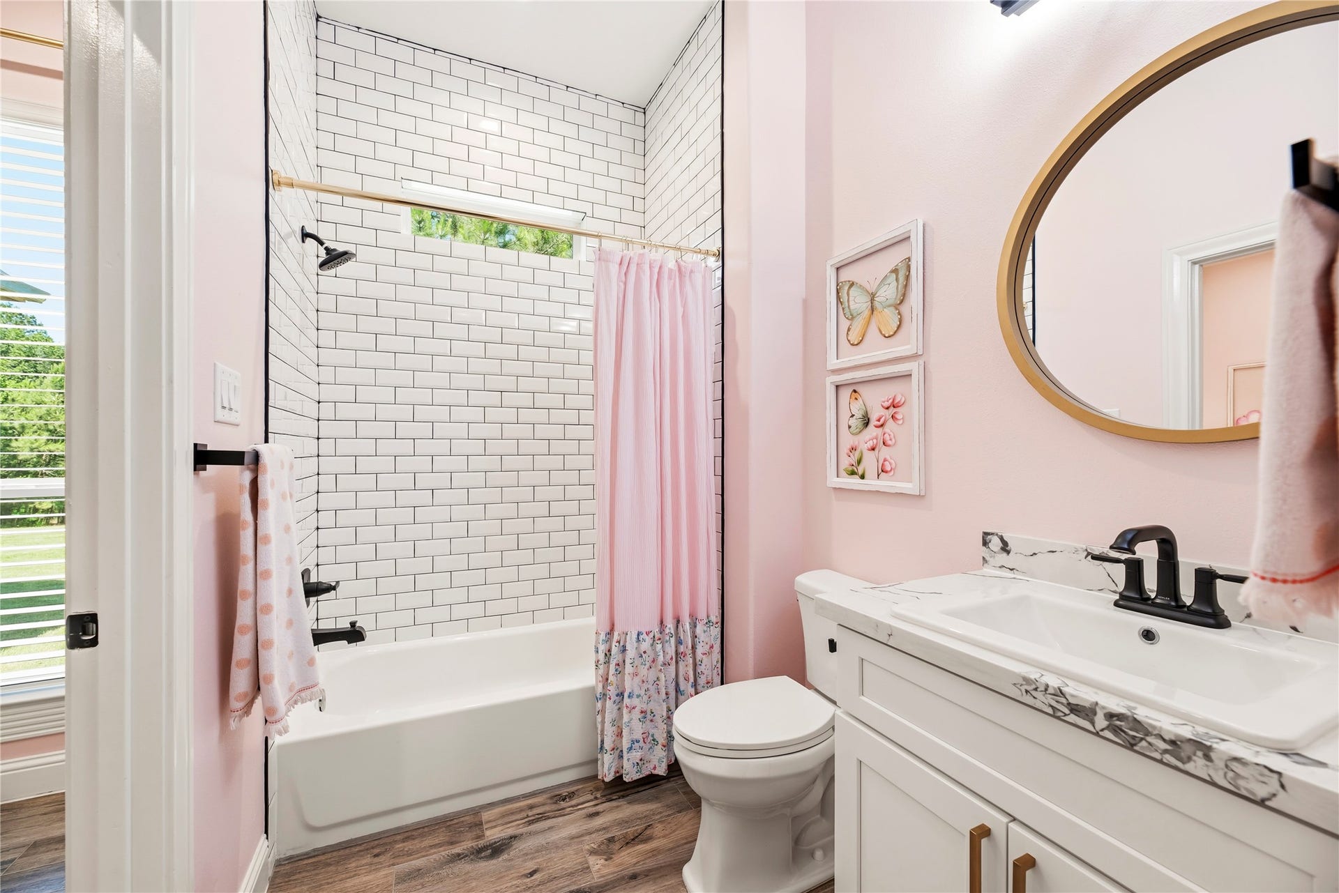 Secondary Ensuite Bathroom