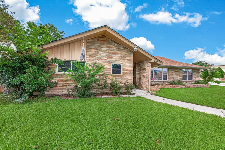Property photo for 4002 Mischire Drive, Houston, TX