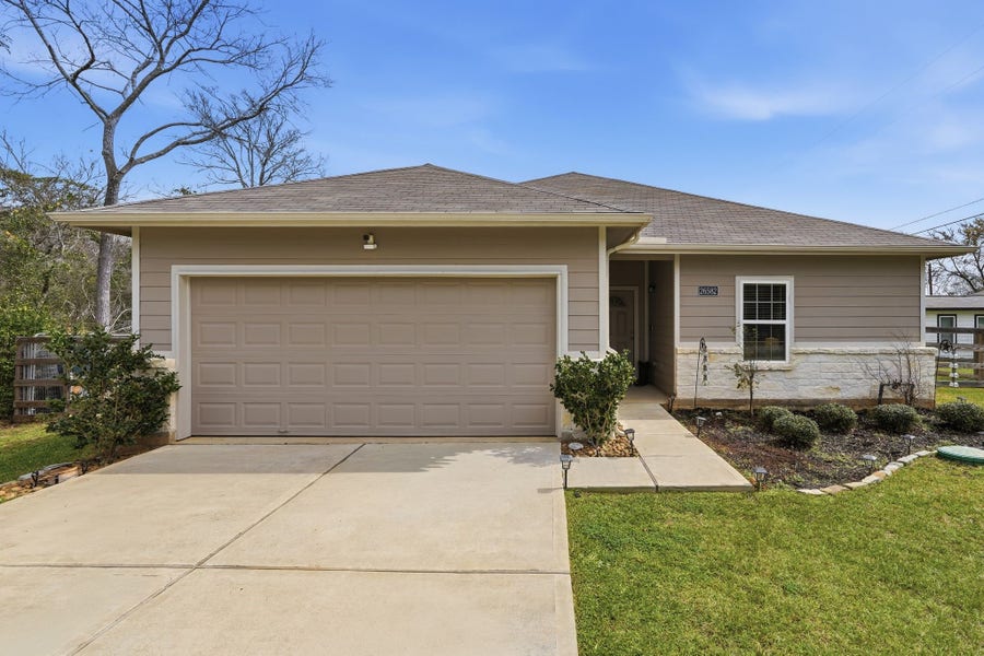 Property photo for 26582 Armadillo Drive, Hempstead, TX
