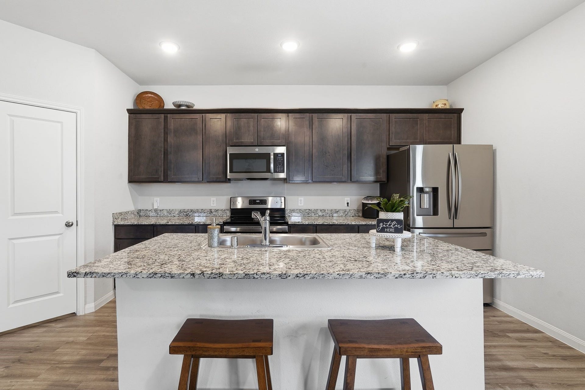 26582 Armadillo Drive, Hempstead, TX 77445 Large island and beautiful cabinetry