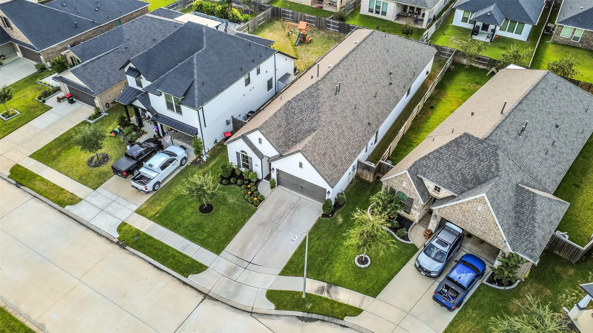 20815 Clydesdale Post Road, Tomball, TX 77377 The gorgeous Amira Resort features a party room, fitness center, and pool.