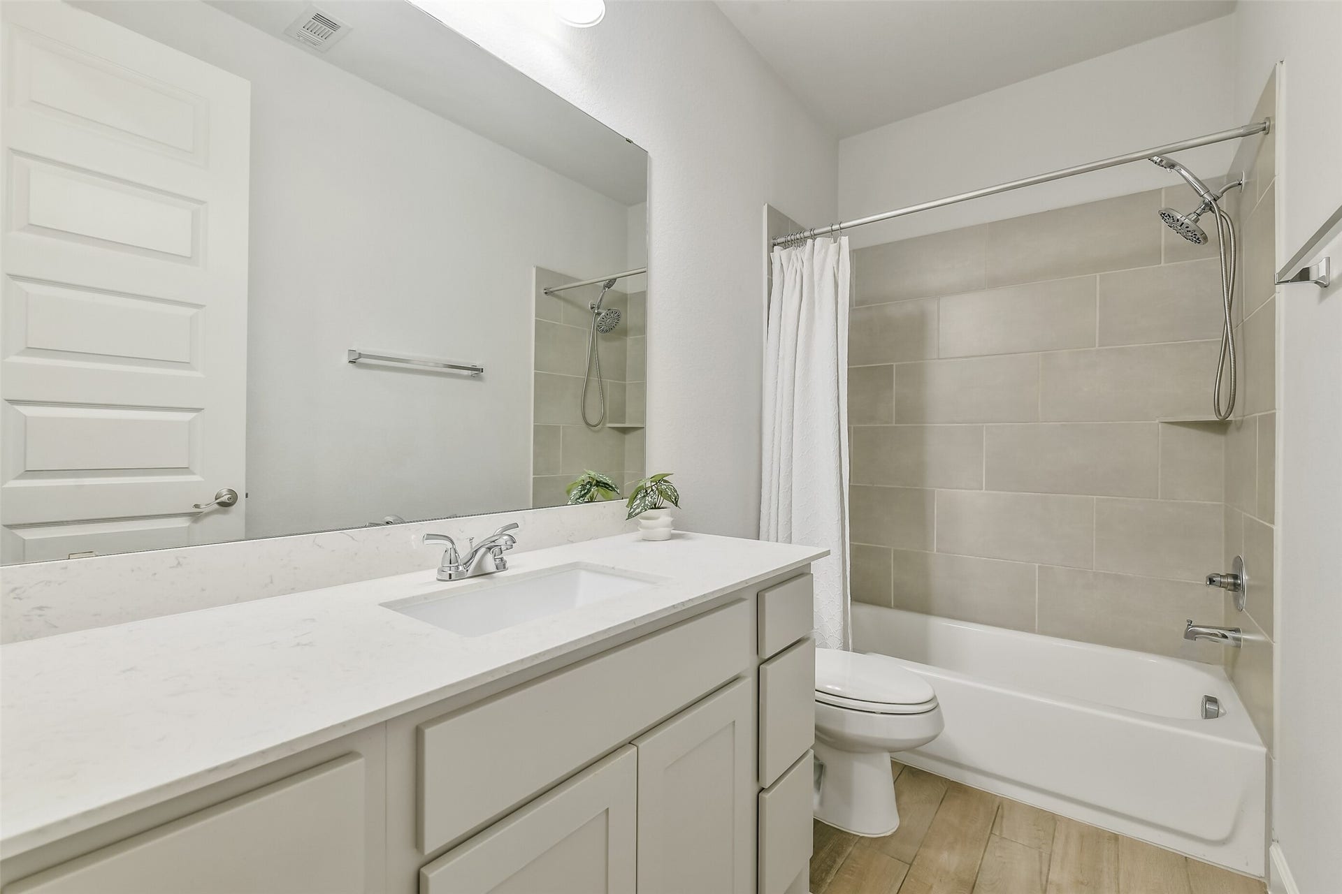 20815 Clydesdale Post Road, Tomball, TX 77377 Full secondary bathroom features a sink with plenty of countertop space for getting ready in the mornings.