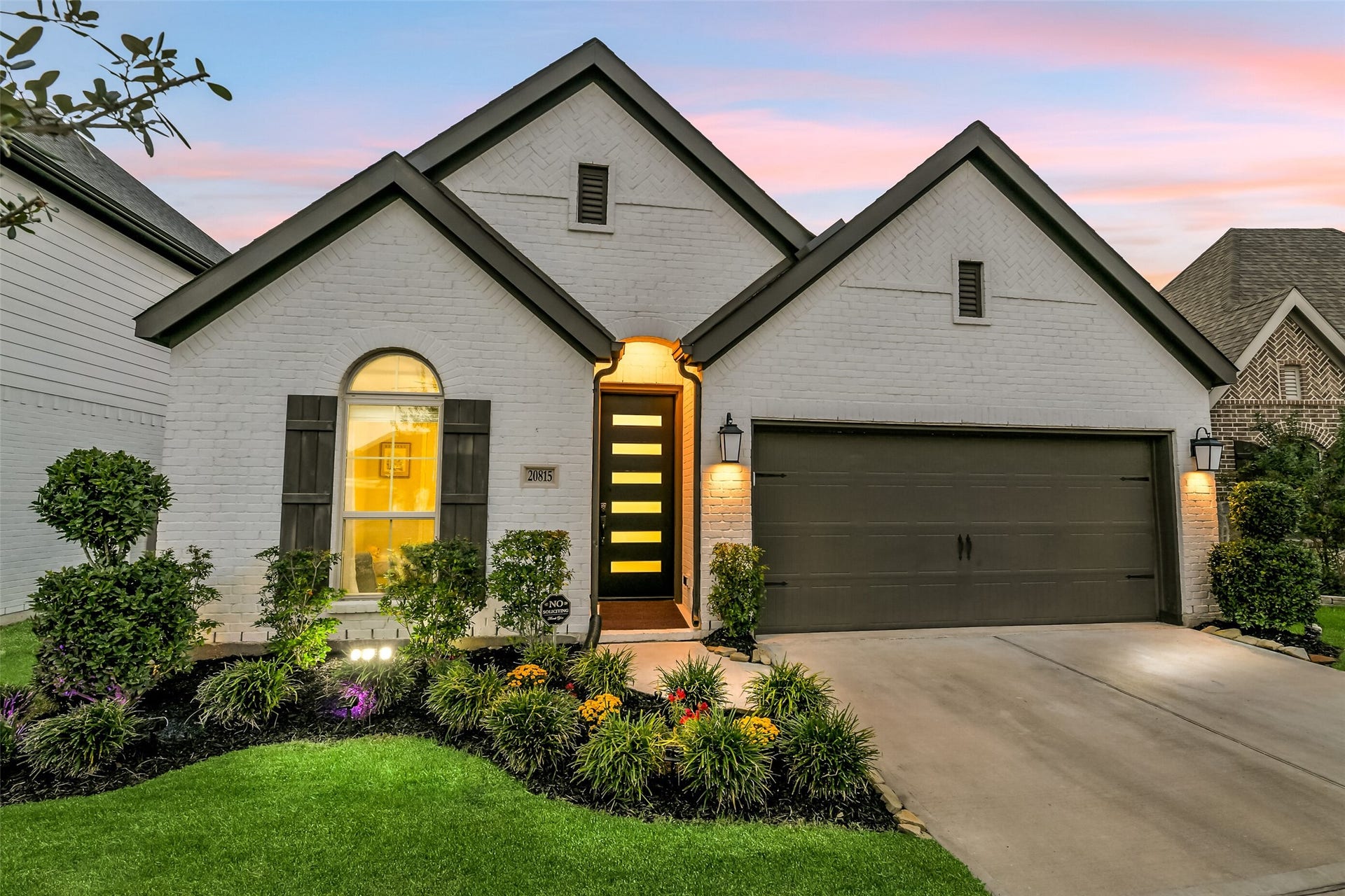 20815 Clydesdale Post Road, Tomball, TX 77377 Welcome to 20815 Clydesdale Post! This gorgeous home features established and well maintained landscaping.